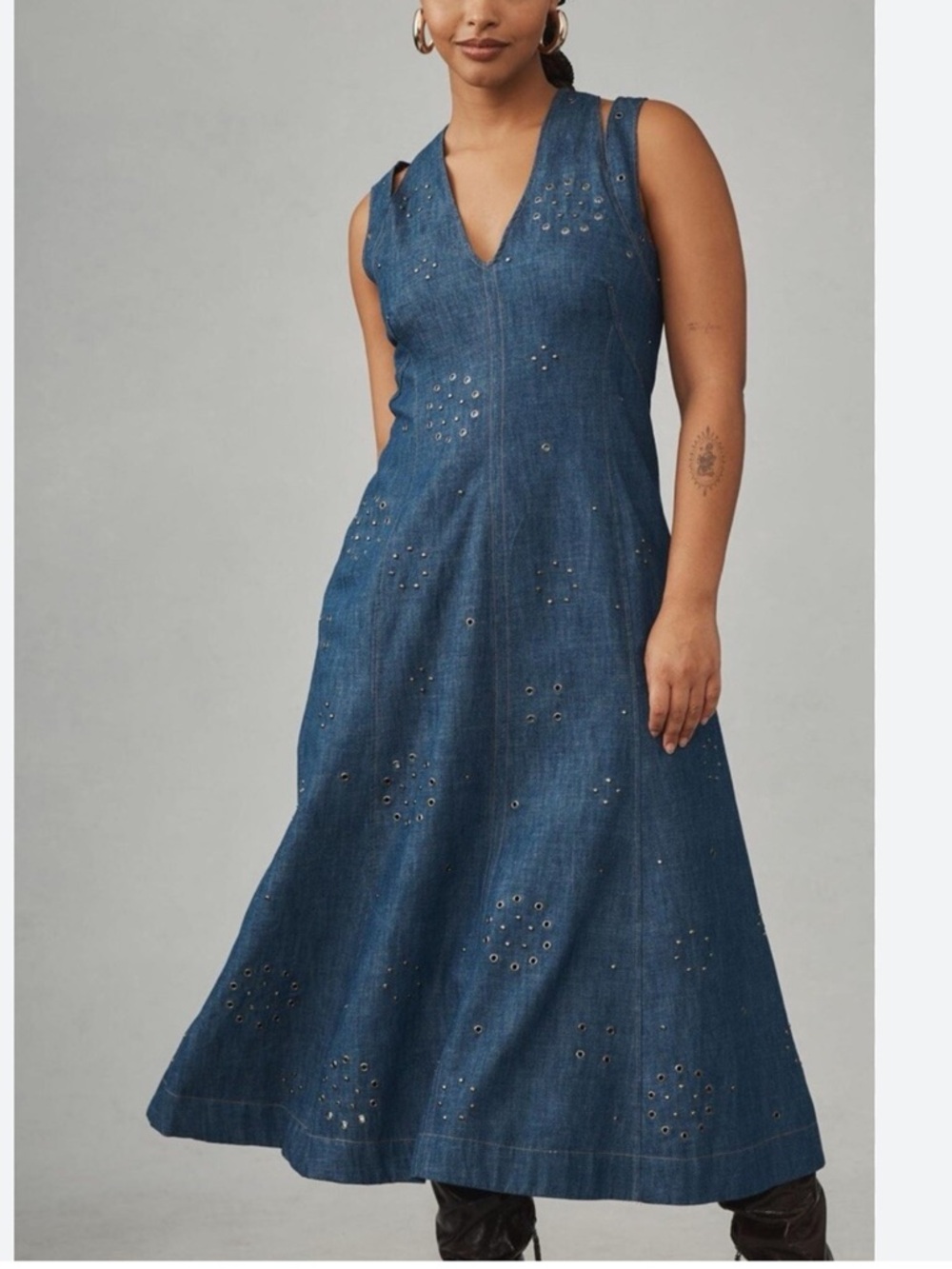 Anthropologie Pilcro Deep Blue Denim Eyelet Midi Dress Sleeveless V-Neck size 14
